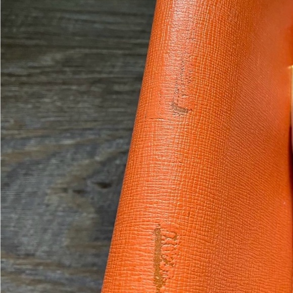 FENDI Wallet Crayon Orange Leather Authentic - Picture 8 of 14